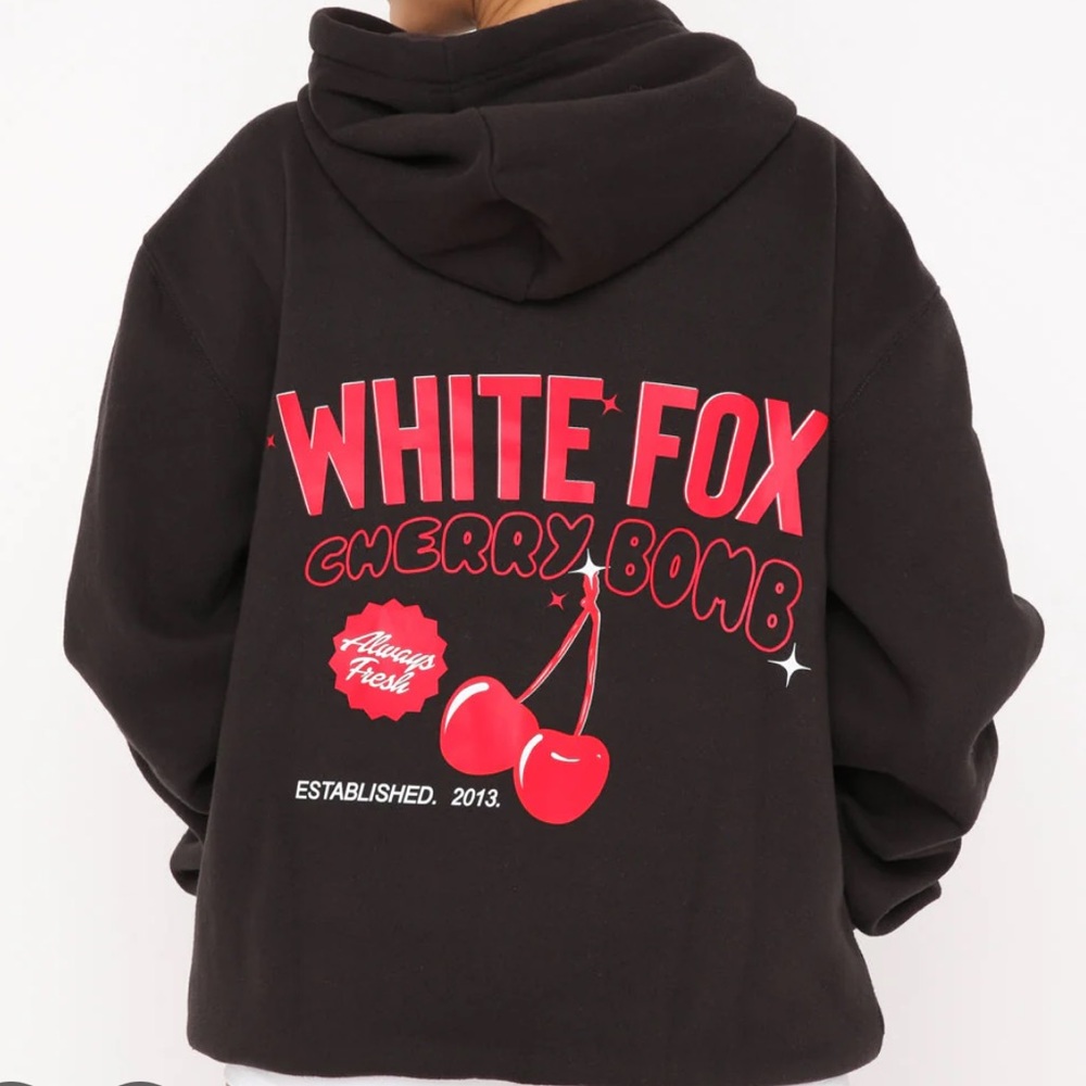 White Fox Hoodie 🍒